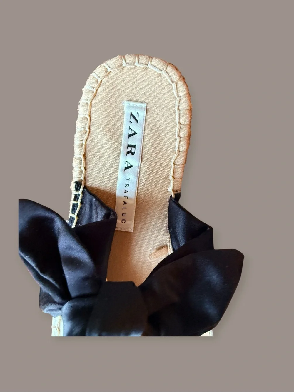 NWOT ZARA Cream Canvas Slip-On Espadrille Mules with Black Bow